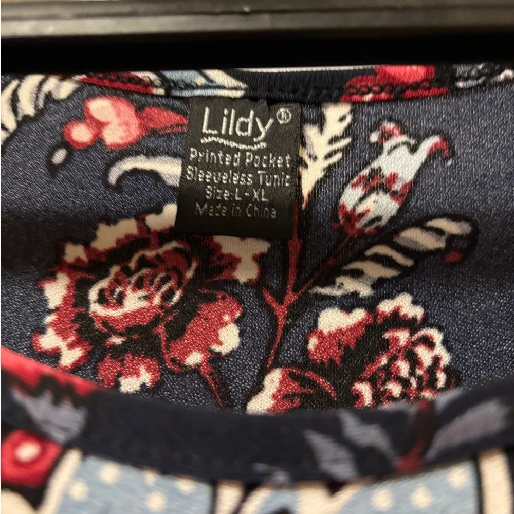 Sleeveless Floral Tunic Top - Navy with Red & Cream Floral - Picture 2 of 4